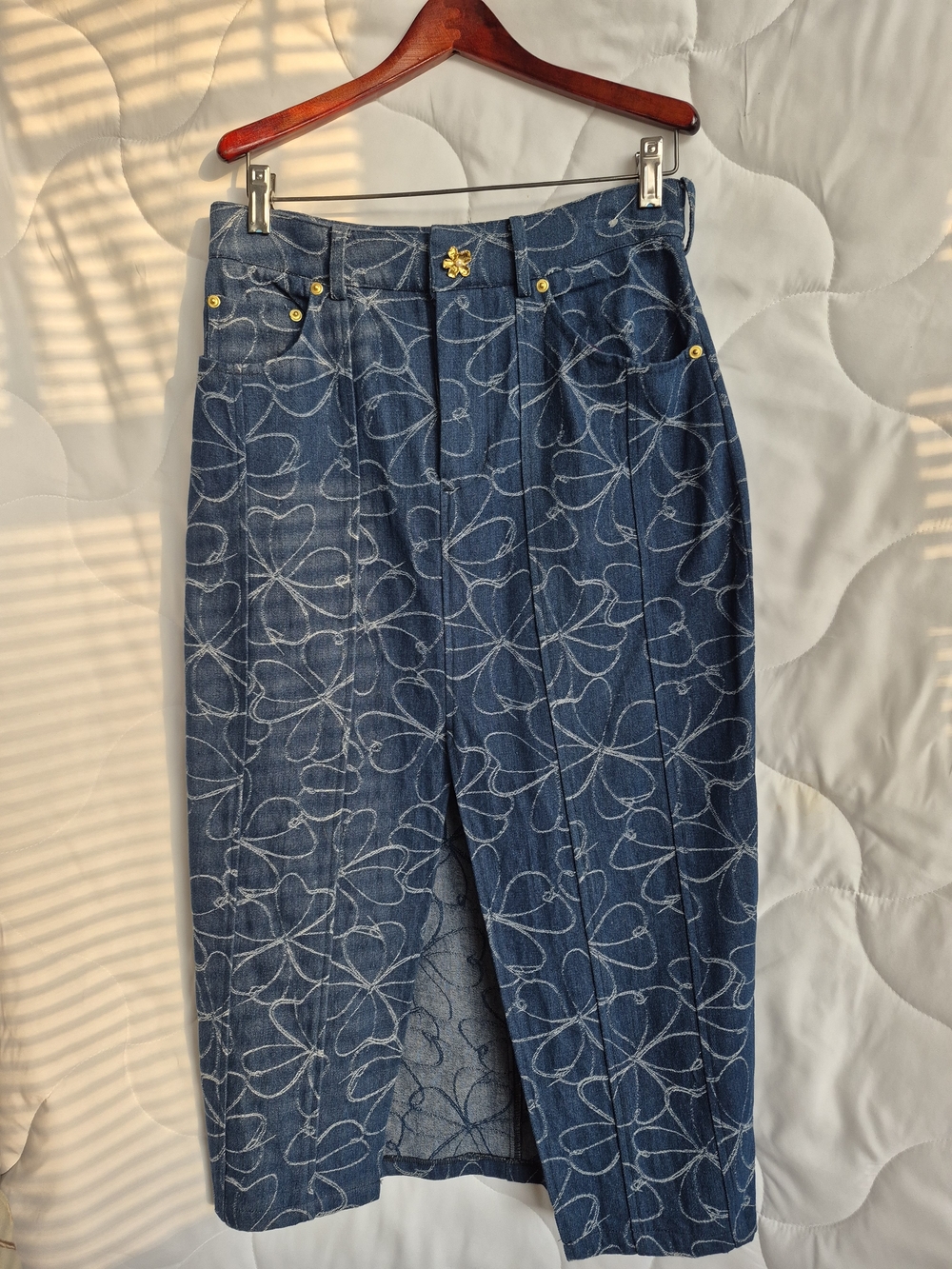 Avec Les Filles Sz M Blue Embroidered Denim Skirt with Gold Hardware